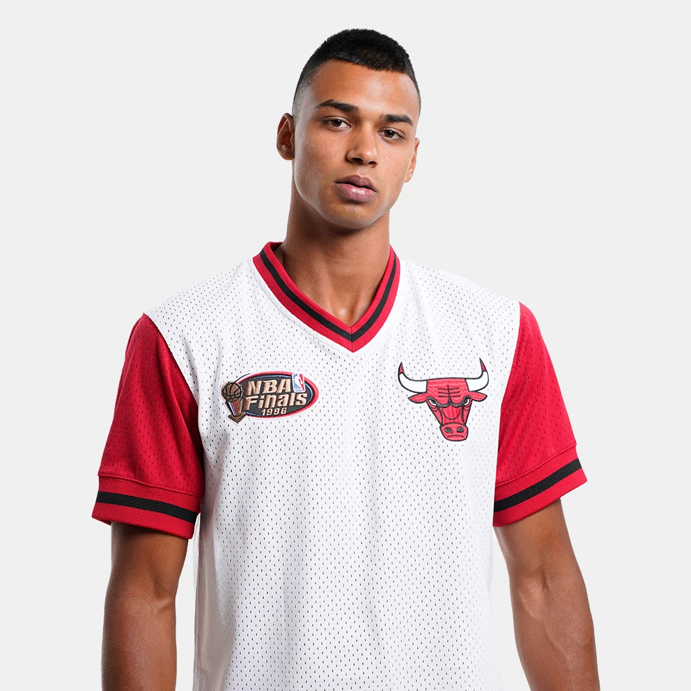Mitchell & Ness Fashion Mesh V-Neck Chicago Bulls Ανδρικό T-shirt WHITE - Image 3