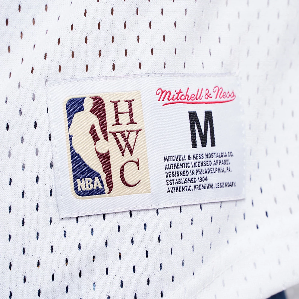 Mitchell & Ness Fashion Mesh V-Neck Chicago Bulls Ανδρικό T-shirt WHITE - Image 4