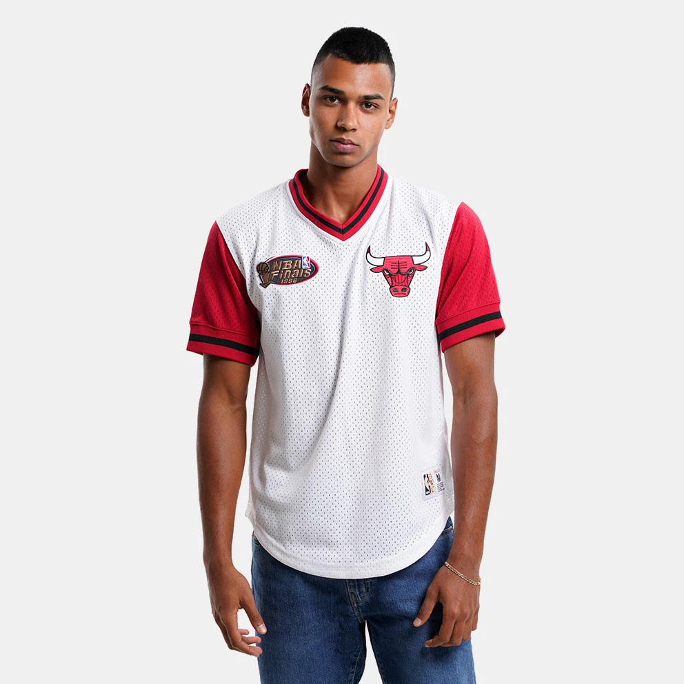 Mitchell & Ness Fashion Mesh V-Neck Chicago Bulls Ανδρικό T-shirt WHITE